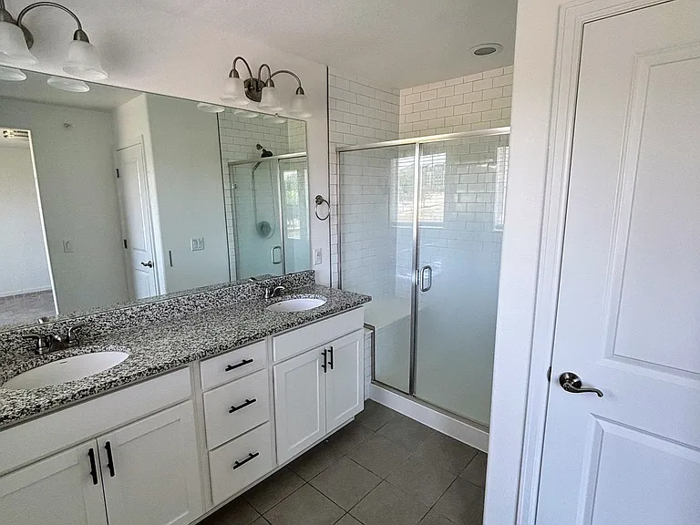 Master bathroom(3rd Floor)