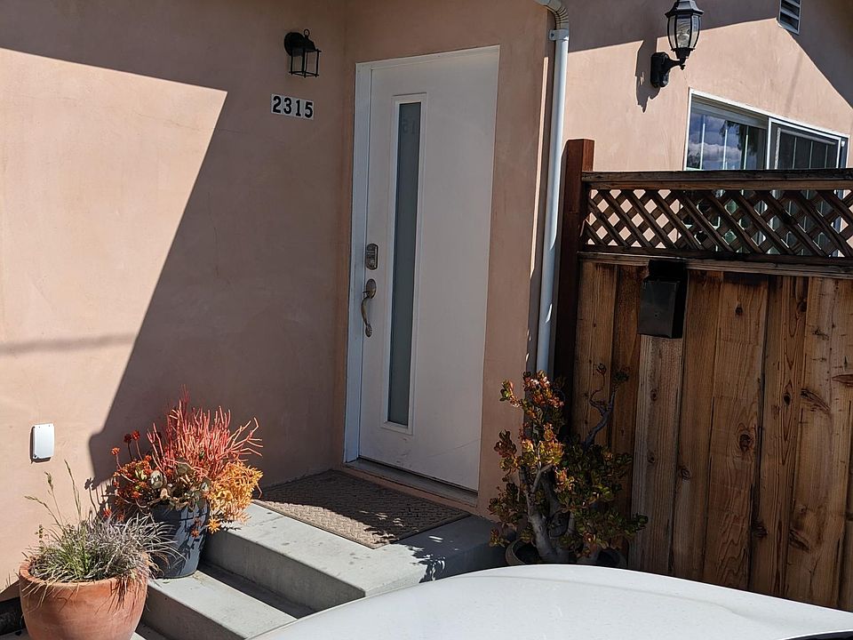 1st image of 2315 Serra Ave