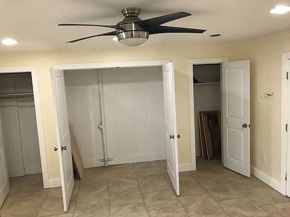 5th image of 4623 Beach 46th St #2