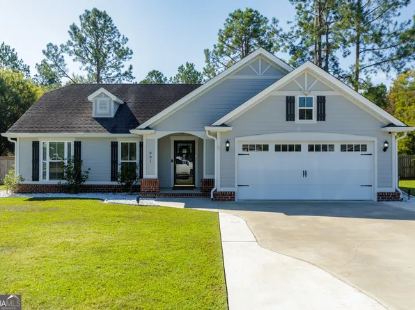 901 Sugarberry Dr, Hahira, GA 31632