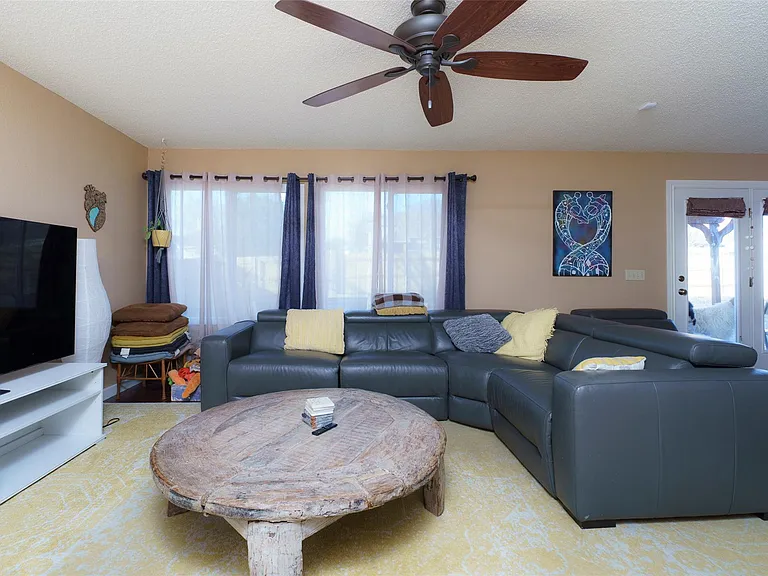 6700 Carisbrooke Ln — Photo 6
