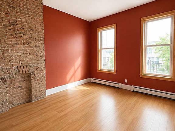 5th image of 219 Cornelia St