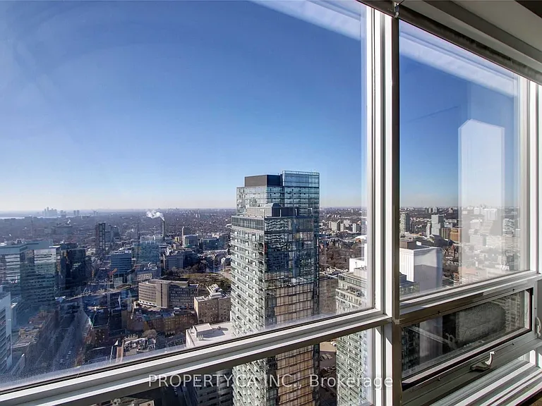 15 Grenville St #4704 — Photo 10