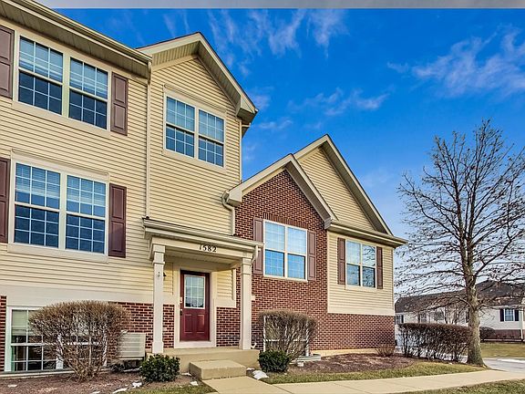 2nd image of 1582 W Turtle Creek Ln Unit 1582