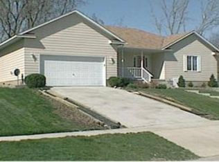 1700 Greenlefe Dr NW, Cedar Rapids, IA 52405