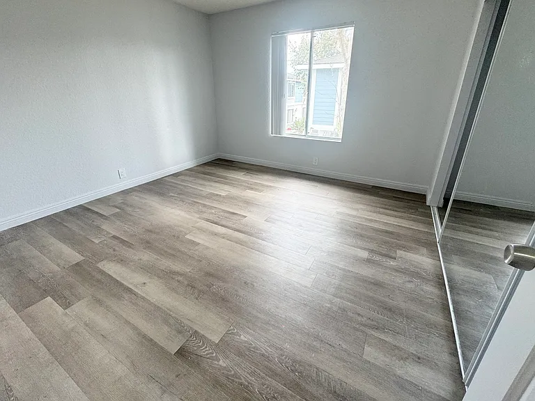Victoria Pines — Photo 29