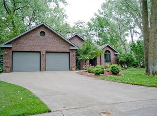 462 Glen Eagle Ct, Dakota Dunes, SD 57049