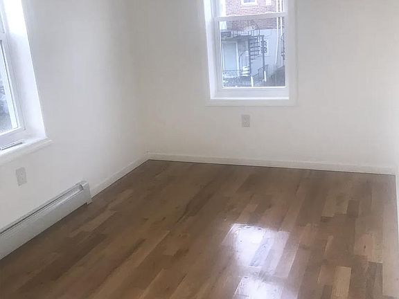 5th image of 156 S 14th Ave Floor 1