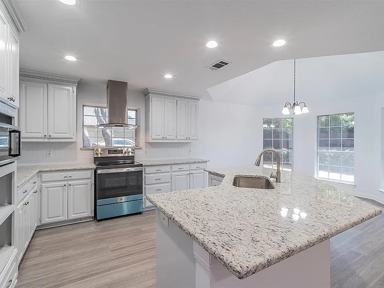 3608 Marianne Cir — Photo 10