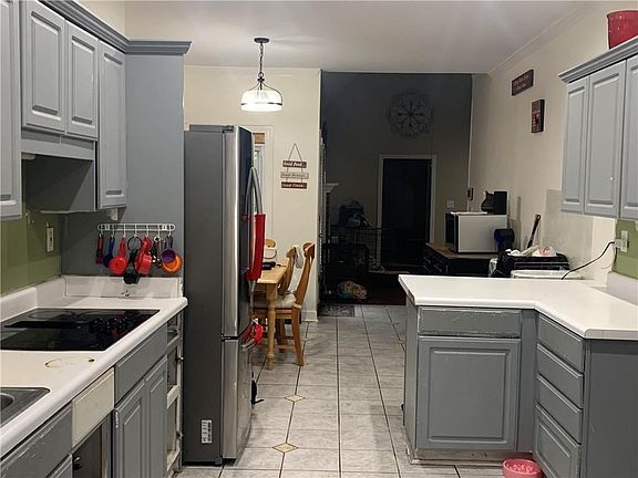 5th image of 3902 Laurel Bend Ct