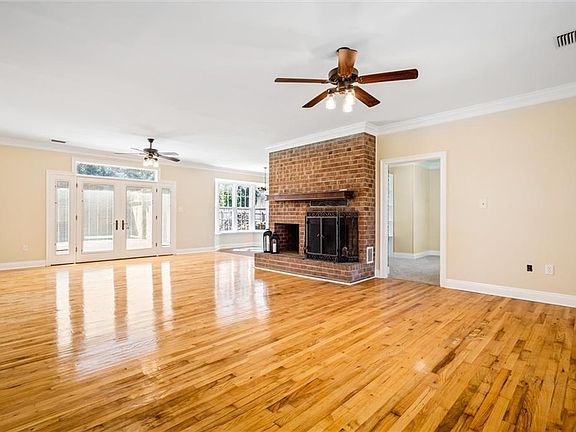 2nd image of 10052 Plantation Dr