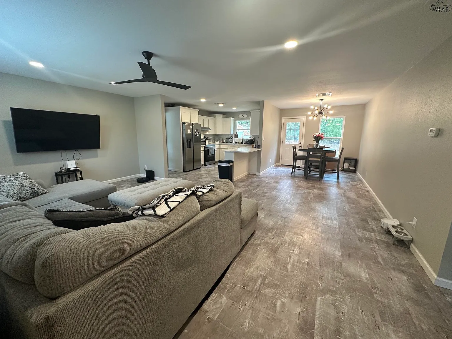 2 bed, 1.0 bath, 1213 sqft, $1,800 — Photo 4