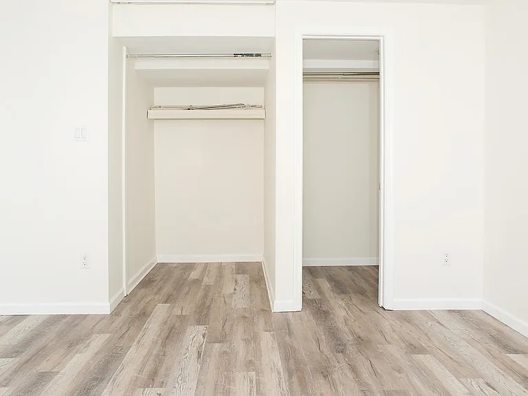 430 Blossom Tree Ct — Photo 30