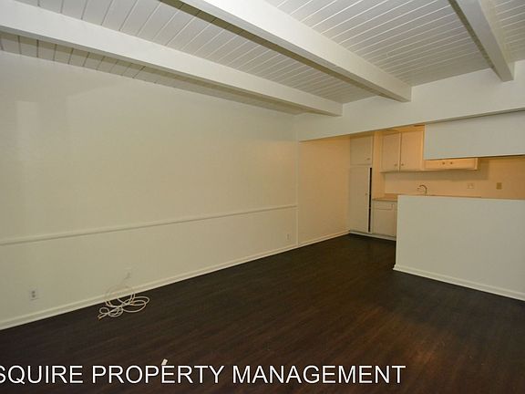 3rd image of 974 Ashland Ave APT 4
