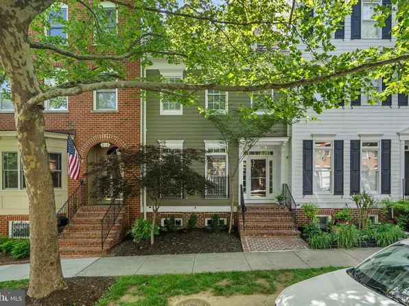 306 Hart Rd, Gaithersburg, MD 20878