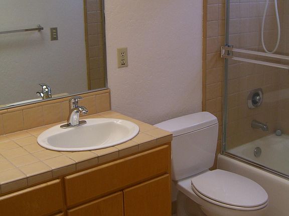 5th image of 123 Alhambra Ave #A