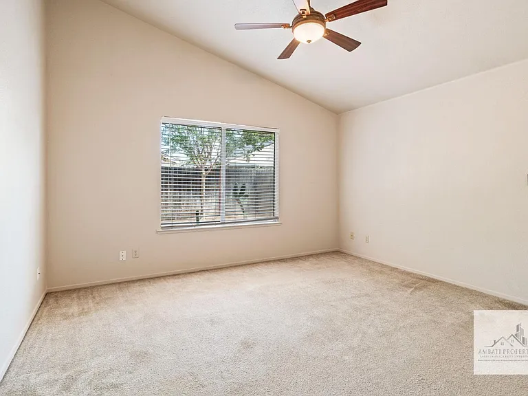 3426 W Dovewood Ave — Photo 7