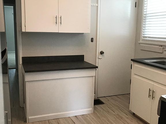 3rd image of 26 Monteray Ave