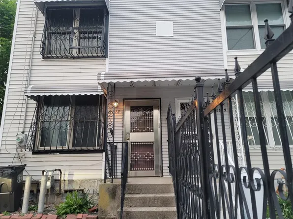 2813 West 30th Street image 1 of 26