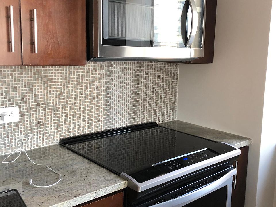 2nd image of 432 Washington Blvd #4305