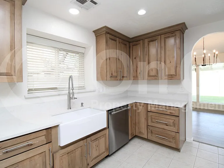 4234 E Tanglewood Dr — Photo 4