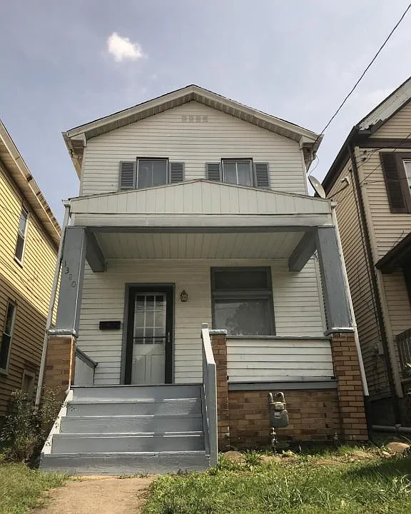 1320 4th Ave