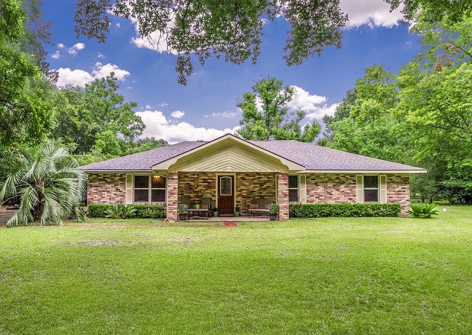 1st image of 2746 Meadowood Dr