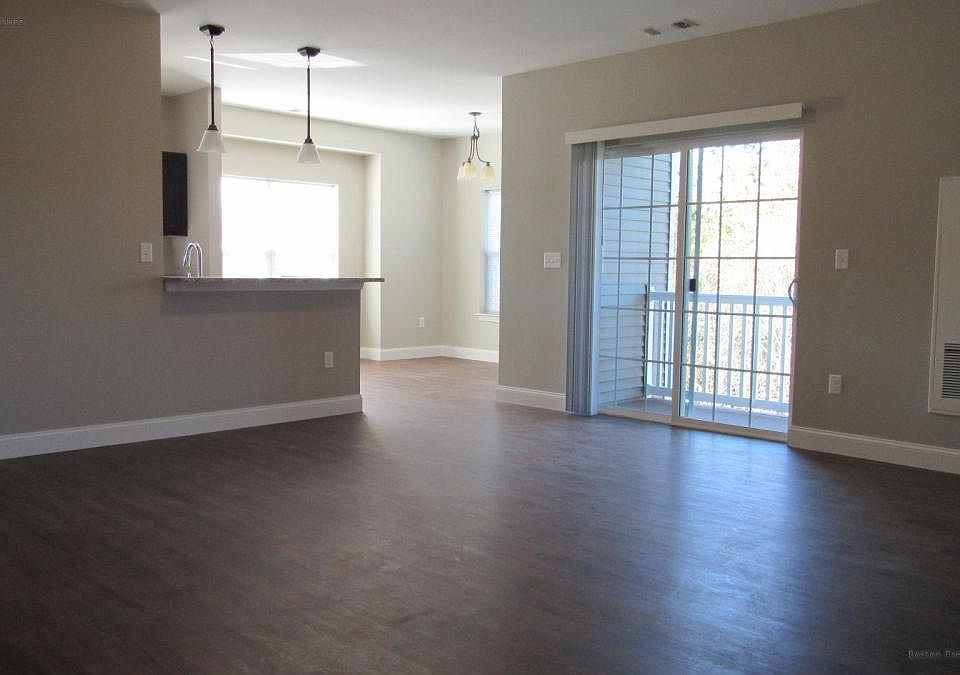 1st image of 295 Webster St APT 112