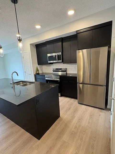 550 Belmont Street Southwest Calgary — Photo 4