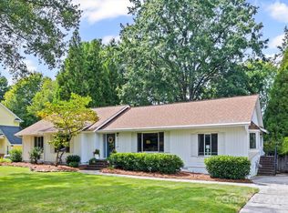 2116 Lynbridge Dr, Charlotte, NC 28270