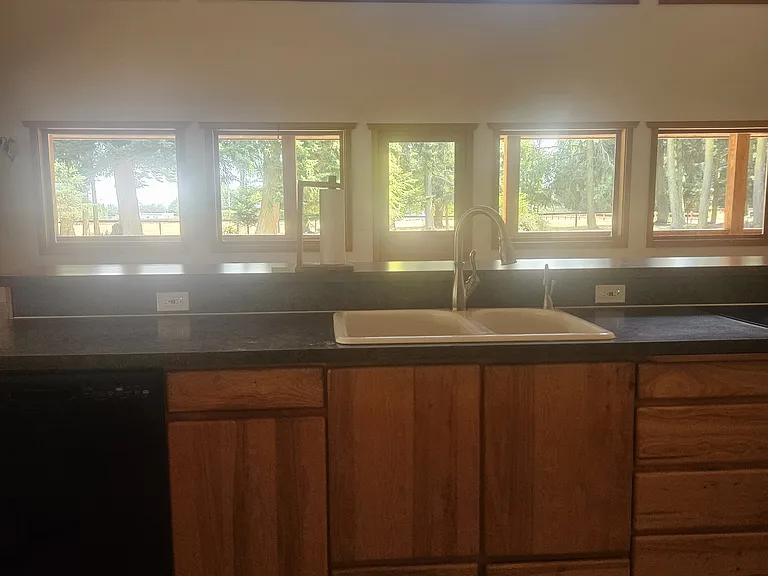 715 Bakken Rd — Photo 2