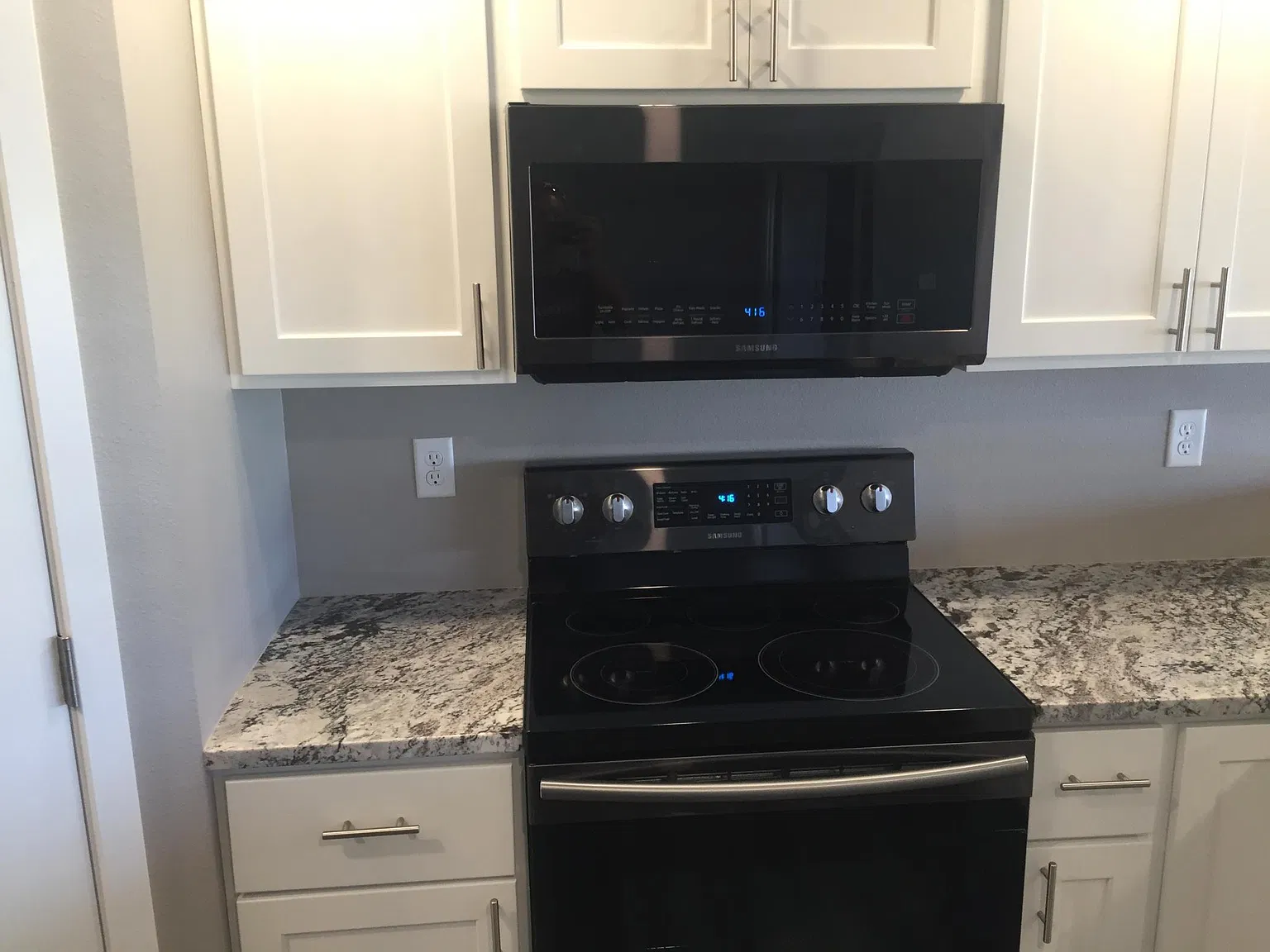 204 Violet Dr — Photo 3