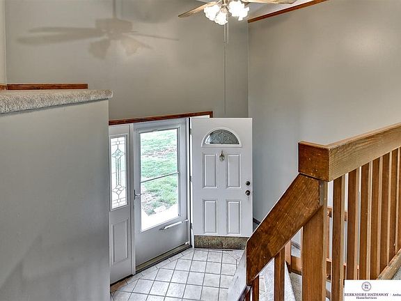 3rd image of 9118 Autumn Ln