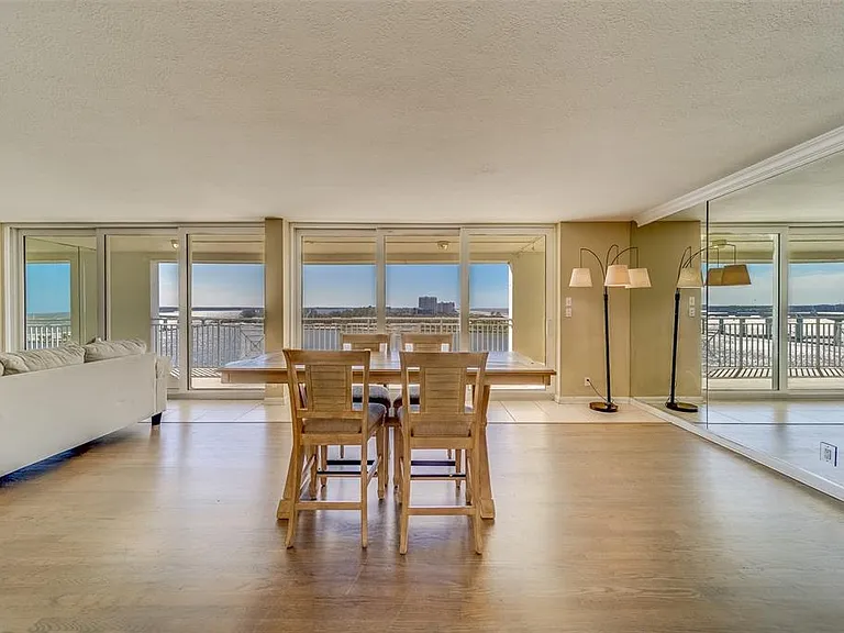 675 S Gulfview Blvd #Penthouse 1 — Photo 9