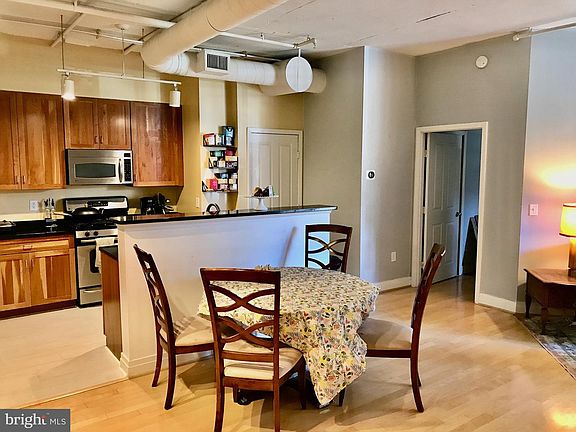 4th image of 1201 N Garfield St APT 203