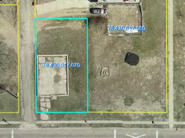 204 E 8th St, Yankton, SD 57078