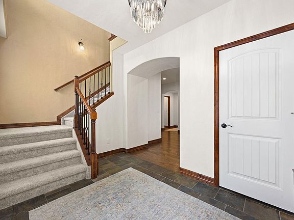 3rd image of 8555 Blackwood Dr