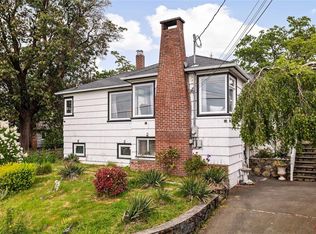 730 Burnside Rd W, Saanich, BC V8Z 1N1