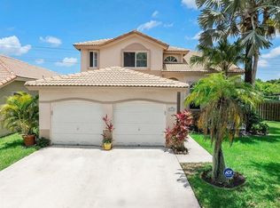 466 E Royal Cove Cir, Davie, FL 33325