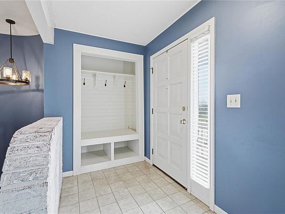 5th image of 1206 Campbell St