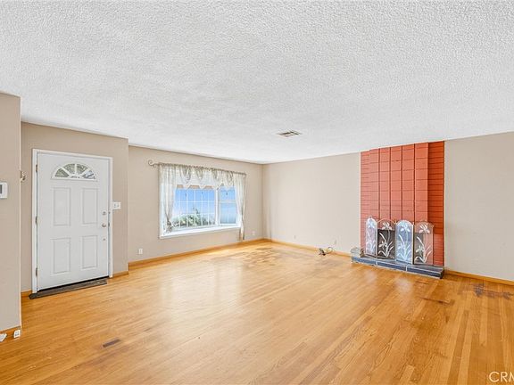 4th image of 5137 Peacock Ln