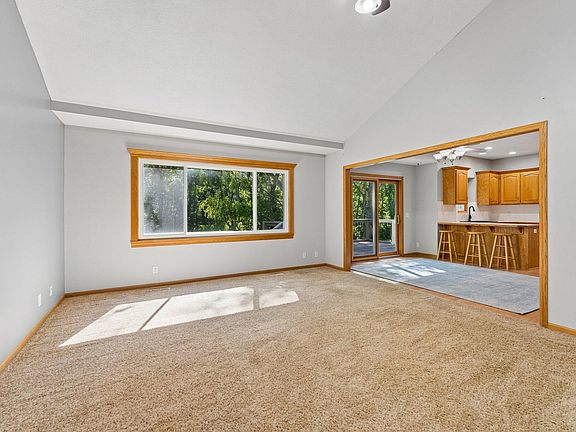 5th image of 54971 Emerald Ln