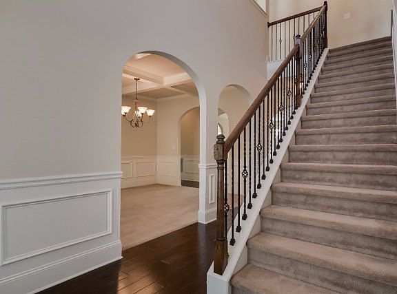 4th image of 3073 Parkridge Dr