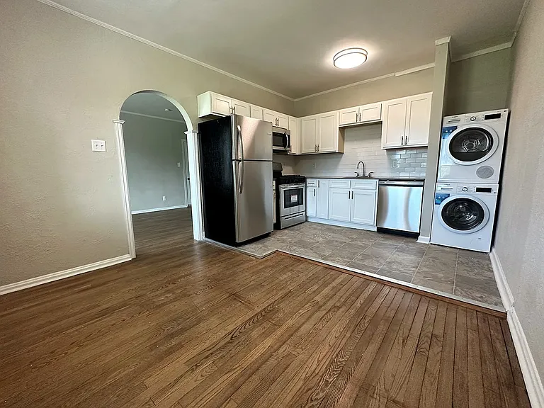 Greenside Manor — Photo 97