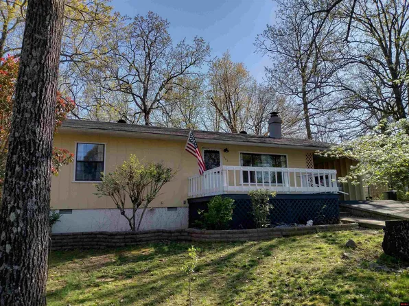 807 Locust Ave, Bull Shoals, AR 72619