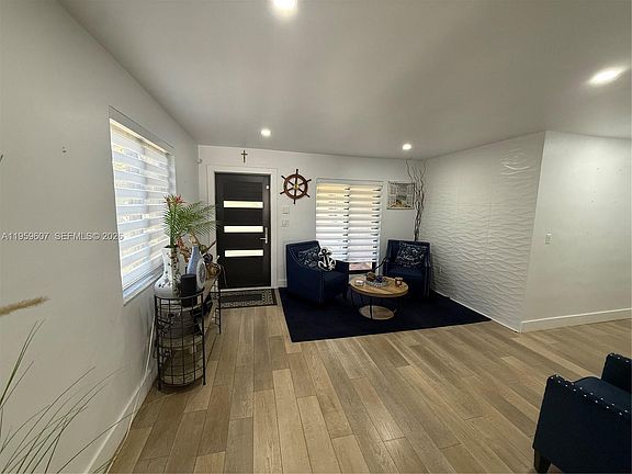 3rd image of 3050 SW 26th St