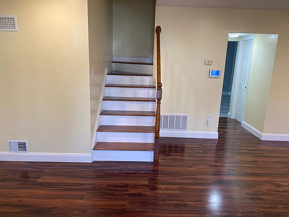 4th image of 12541 Woodstock Dr E