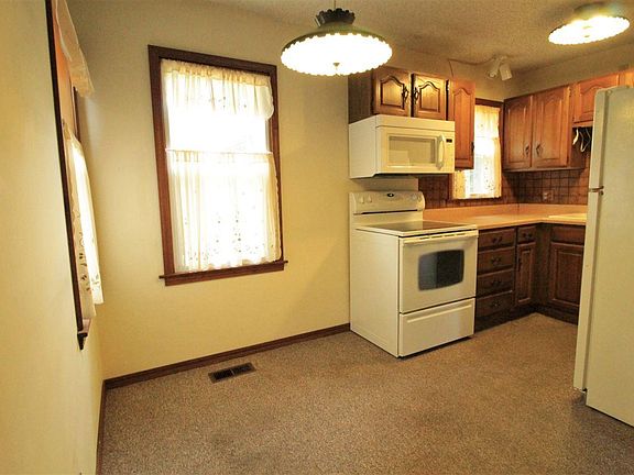 5th image of 704 W 19th Ave