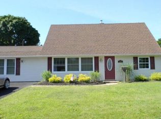 223 Cobalt Ridge Dr S, Levittown, PA 19057