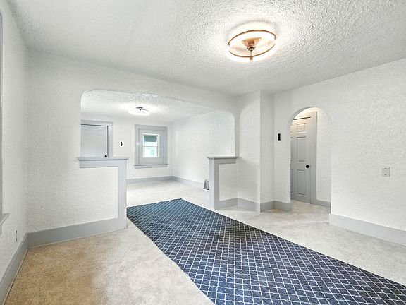4th image of 4202 Hanna St